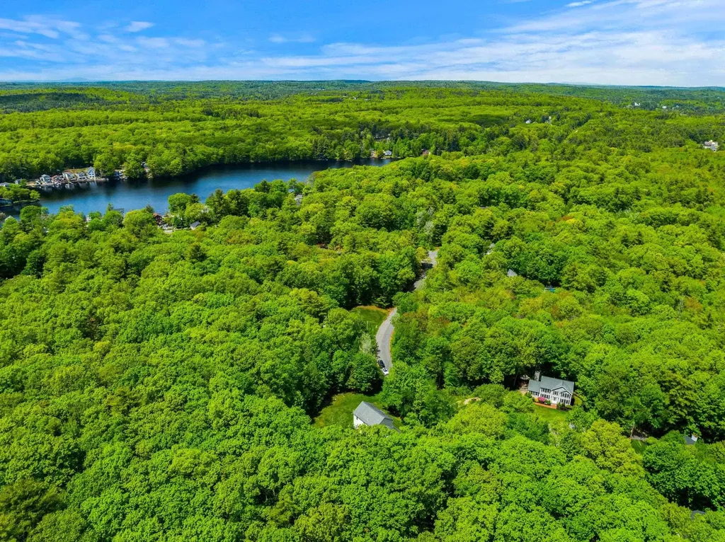 9 Hazelwood Drive Salem NH 03079