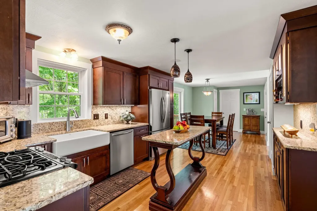 9 Hazelwood Drive Salem NH 03079