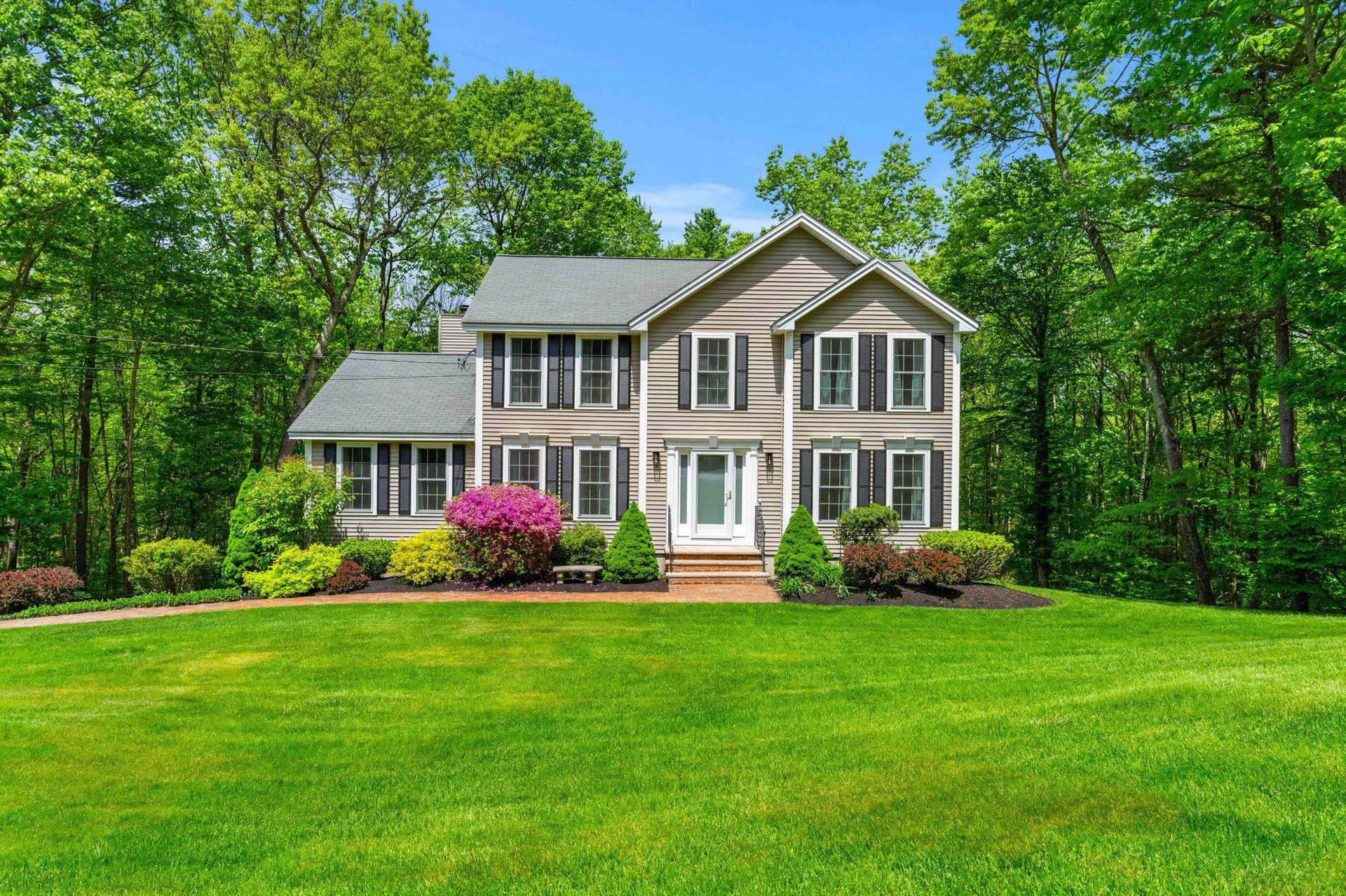 9 Hazelwood Drive Salem NH 03079