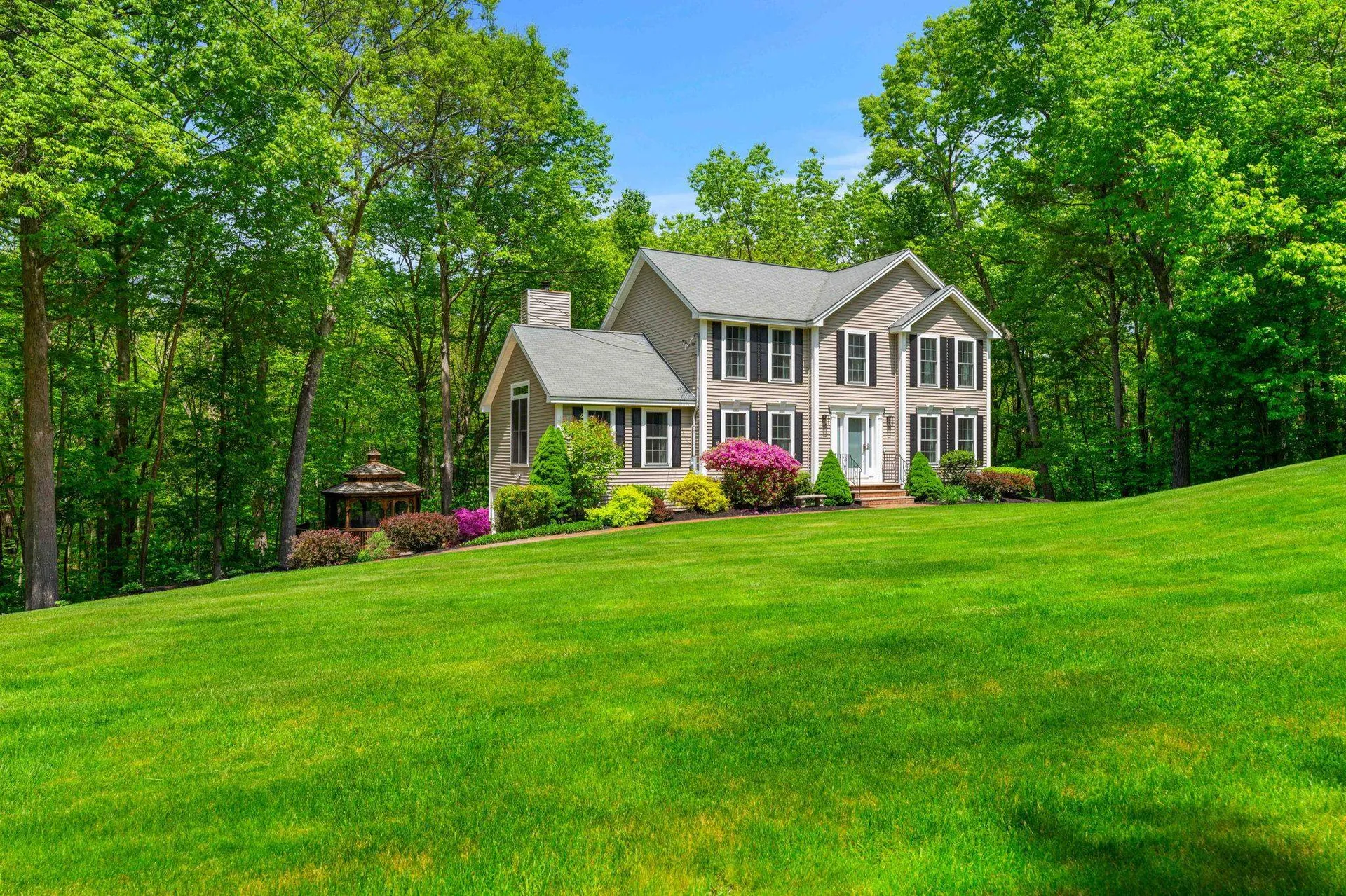 9 Hazelwood Drive Salem NH 03079