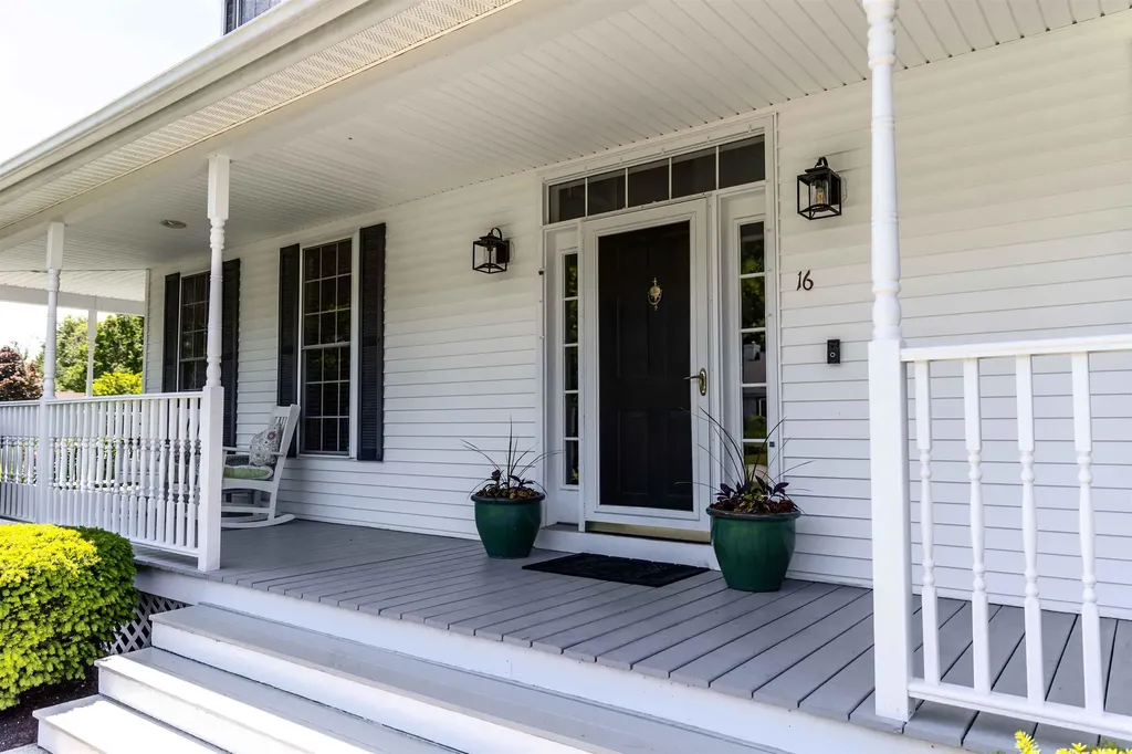 16 Farmington Drive Hudson NH 03051