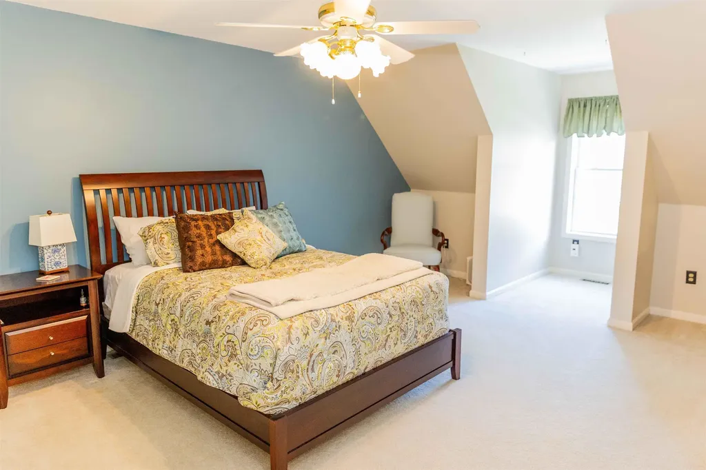 16 Farmington Drive Hudson NH 03051