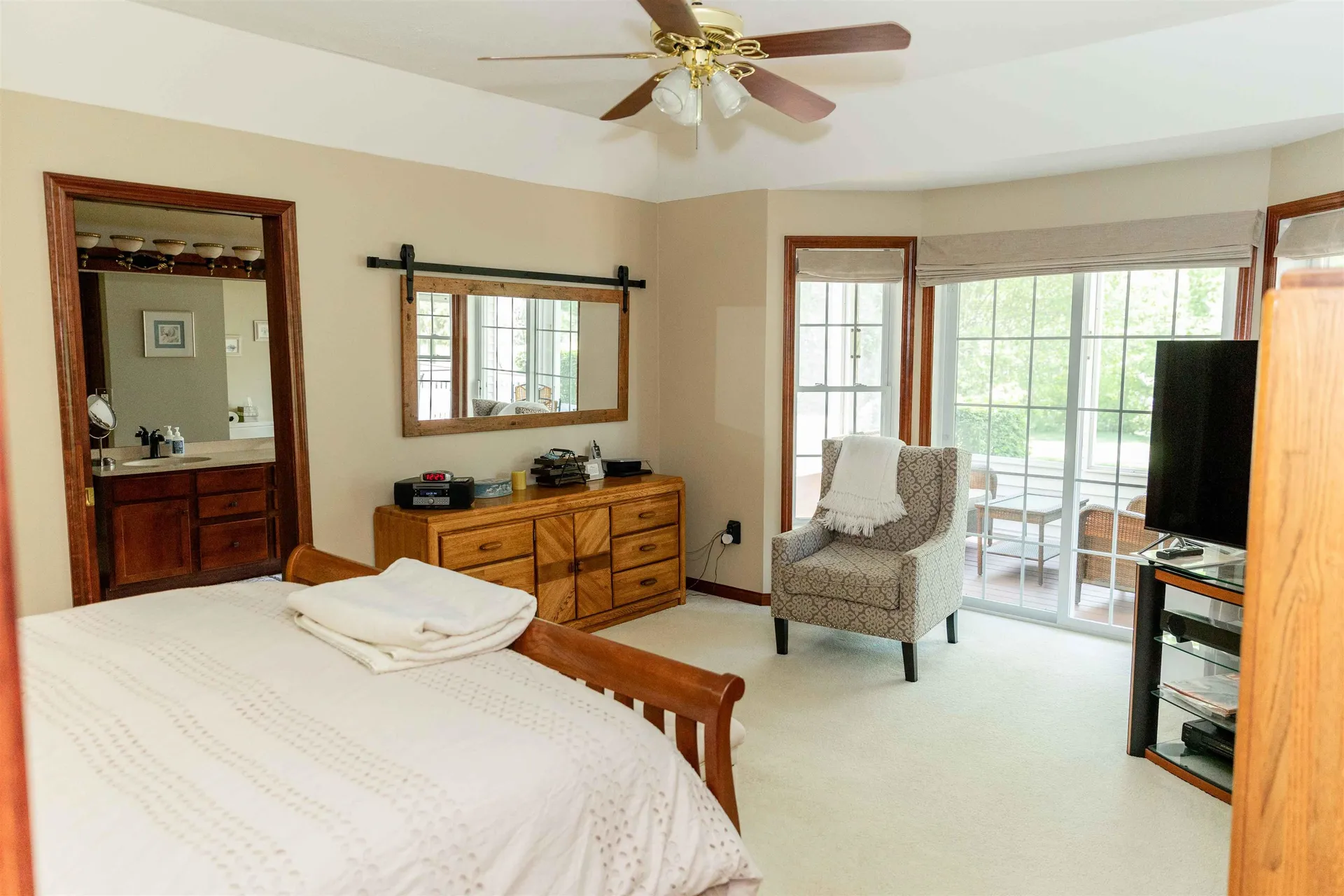 16 Farmington Drive Hudson NH 03051