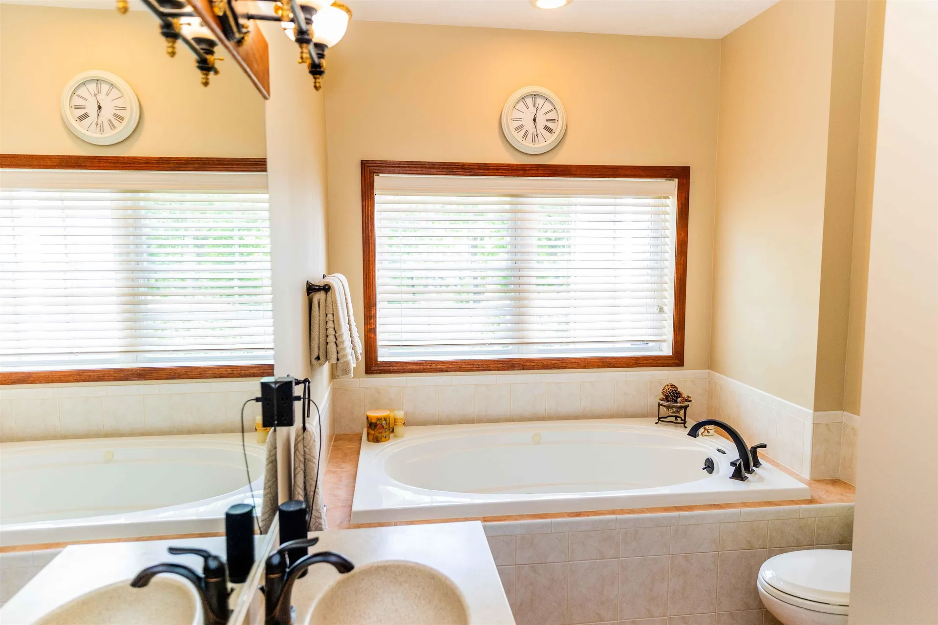 16 Farmington Drive Hudson NH 03051