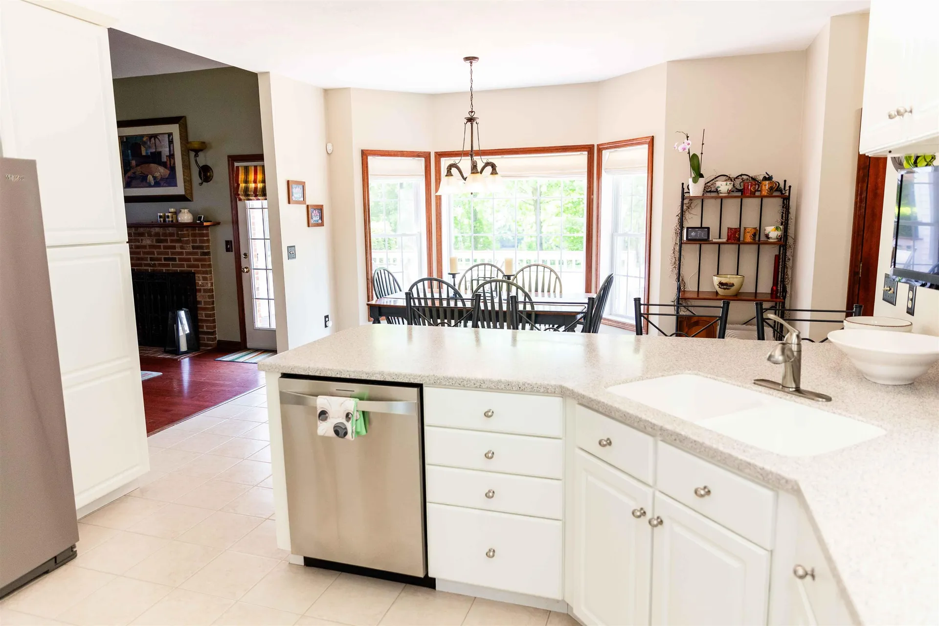 16 Farmington Drive Hudson NH 03051