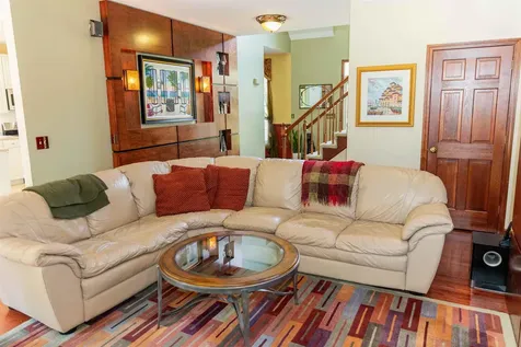 16 Farmington Drive Hudson NH 03051