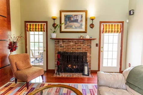 16 Farmington Drive Hudson NH 03051