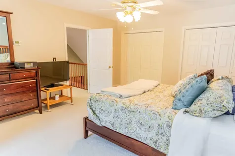 16 Farmington Drive Hudson NH 03051
