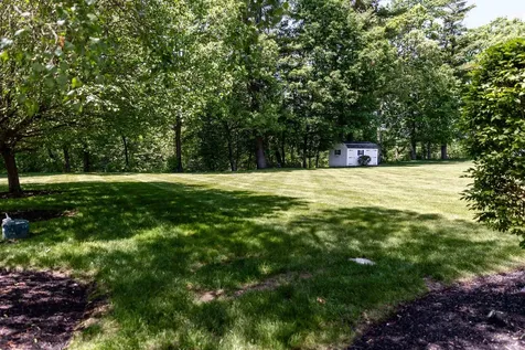 16 Farmington Drive Hudson NH 03051