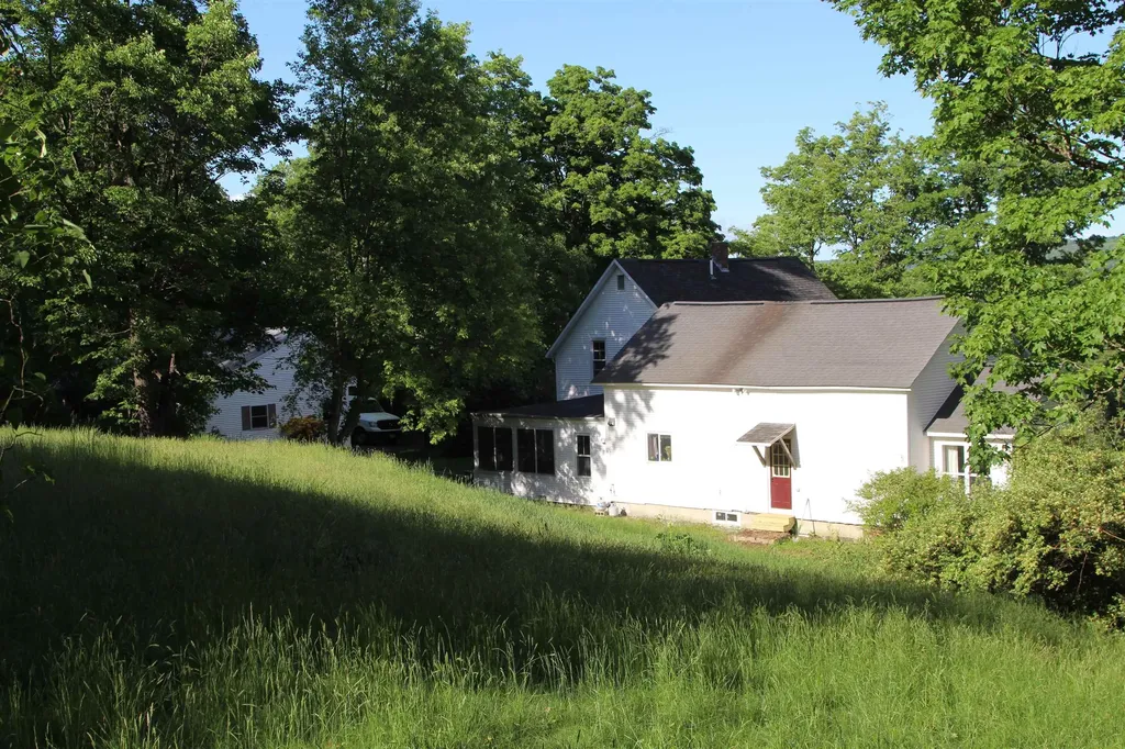 1348 S Hemlock Road Charlestown NH 03603
