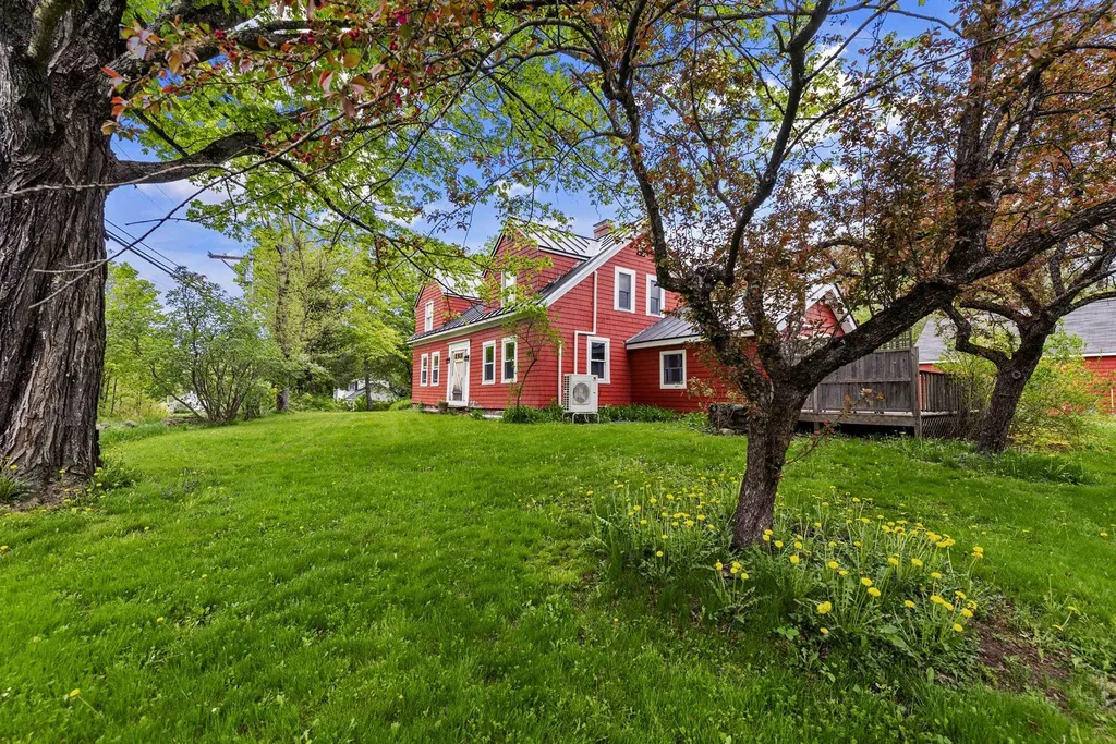 238 Murray Hill Road Hill NH 03243