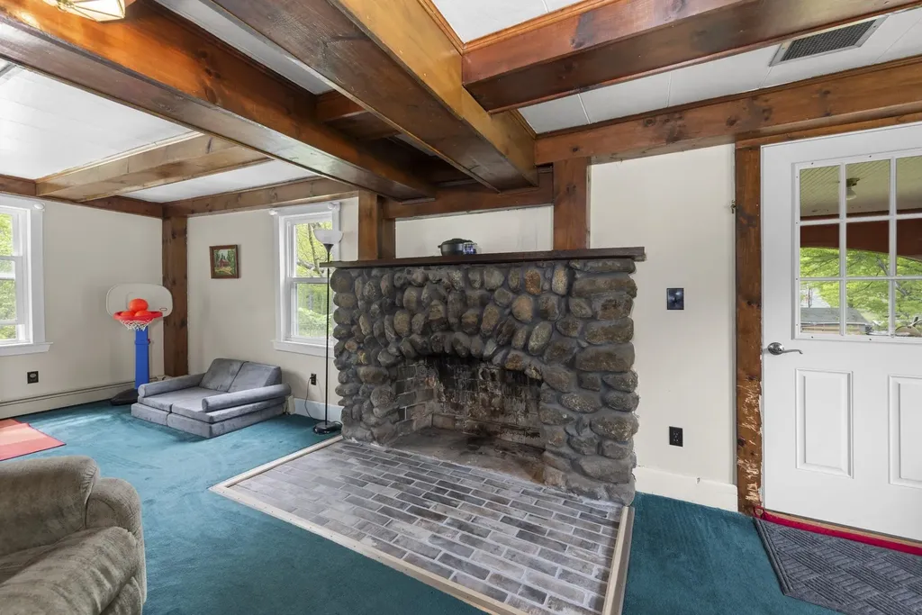238 Murray Hill Road Hill NH 03243