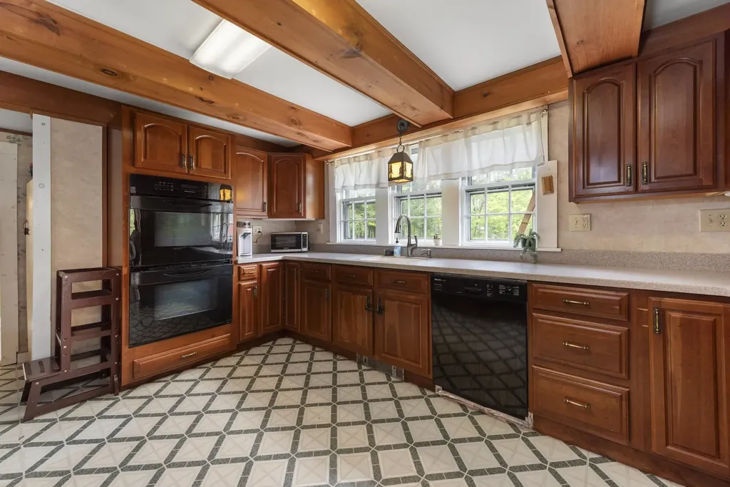 238 Murray Hill Road Hill NH 03243