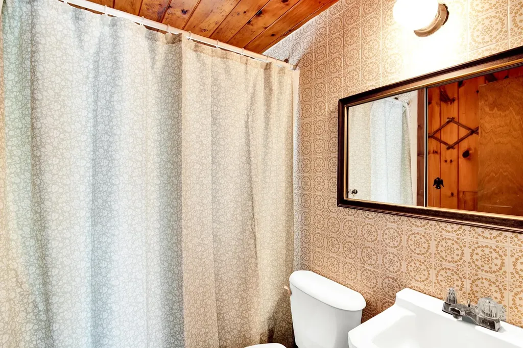 128 Lakeshore Drive Middleton NH 03887