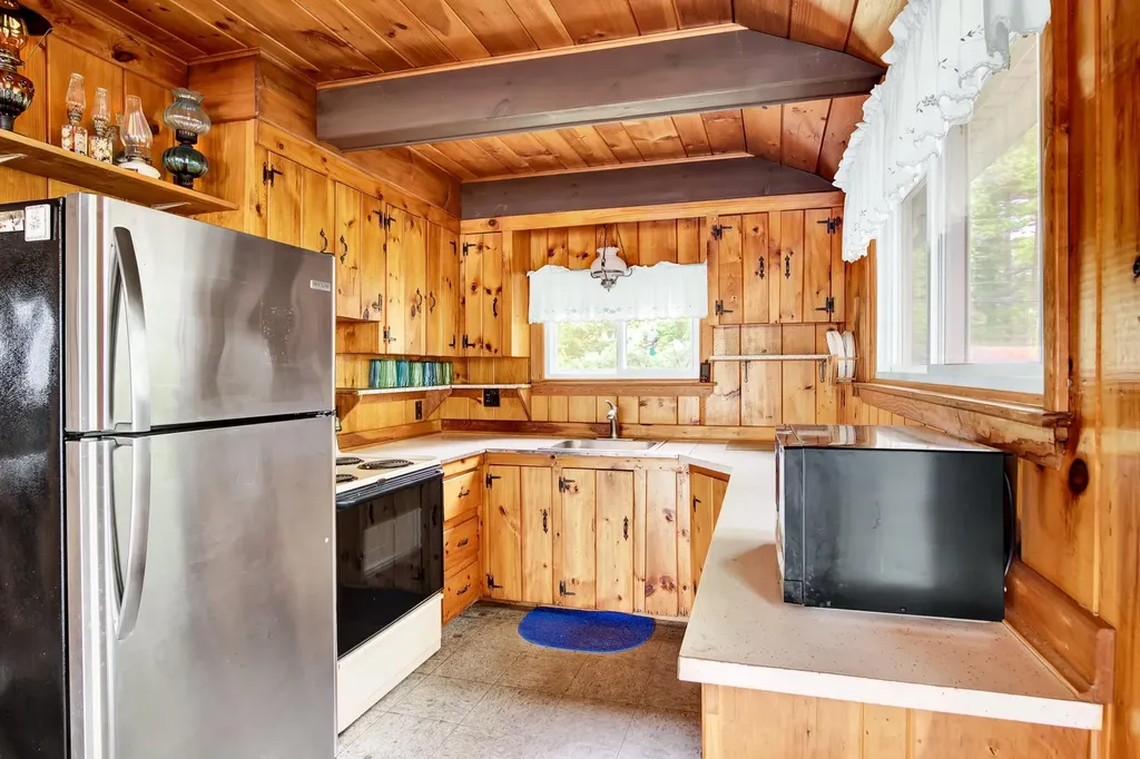 128 Lakeshore Drive Middleton NH 03887