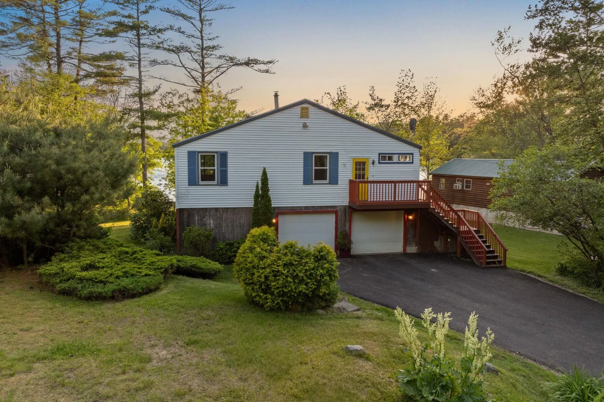 2 W Shore Drive Raymond NH 03077
