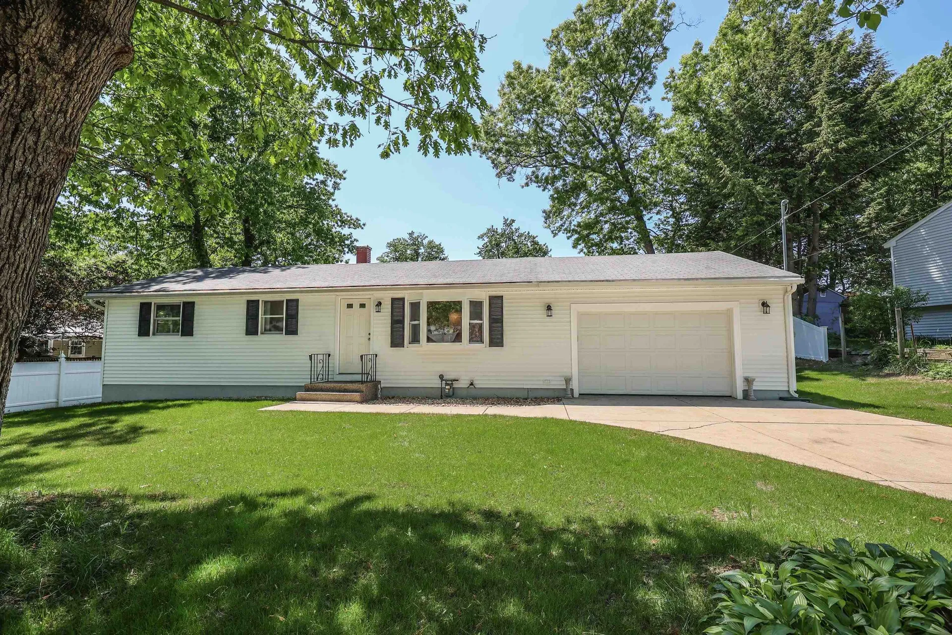 73 Tenby Drive Nashua NH 03062