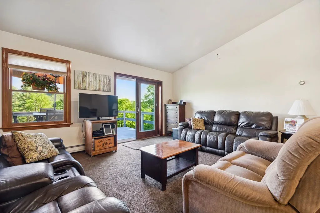 17 Pierce Pinnacle Hartland VT 05049