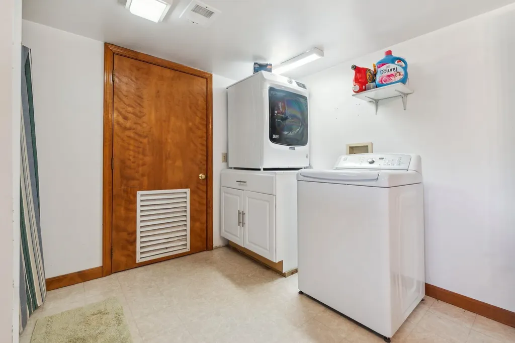 17 Pierce Pinnacle Hartland VT 05049