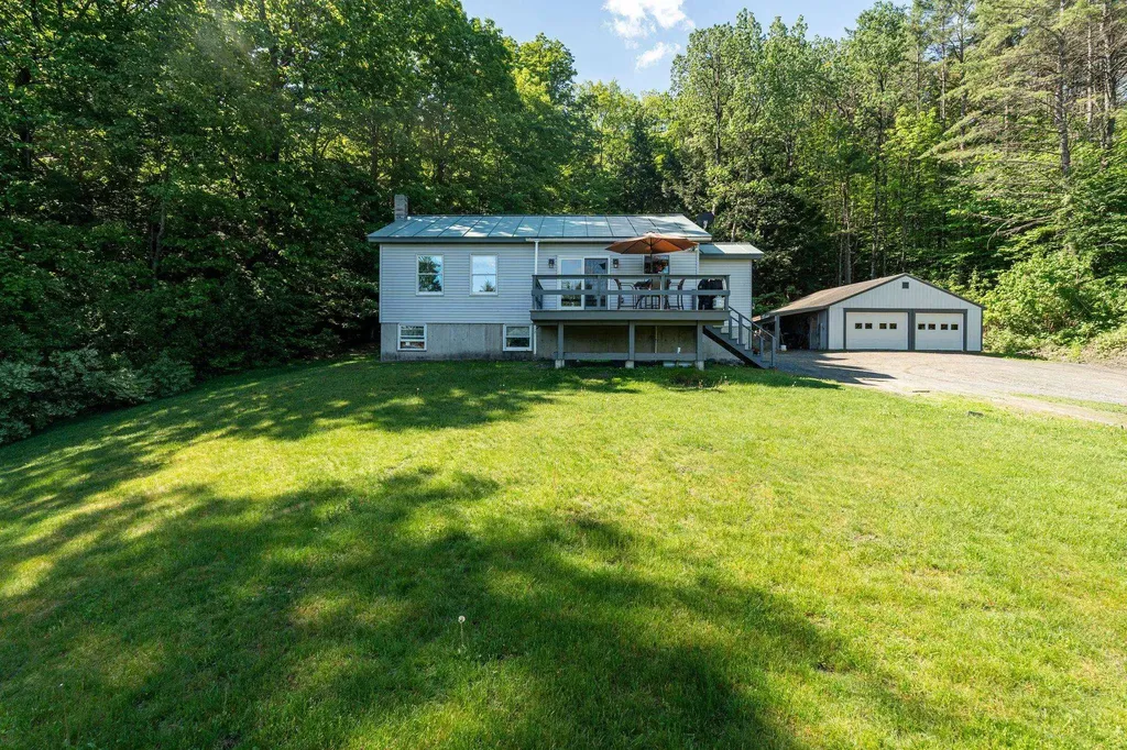 17 Pierce Pinnacle Hartland VT 05049