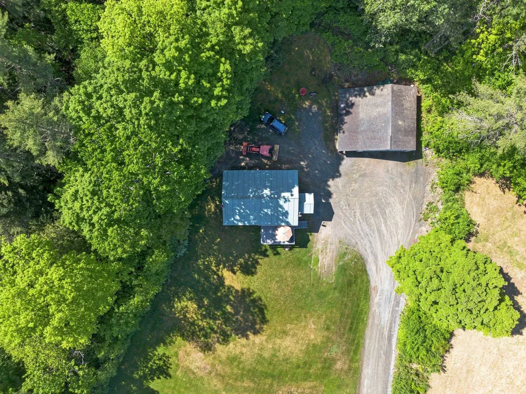 17 Pierce Pinnacle Hartland VT 05049