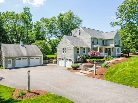8 Carriage Lane Milford NH 03055