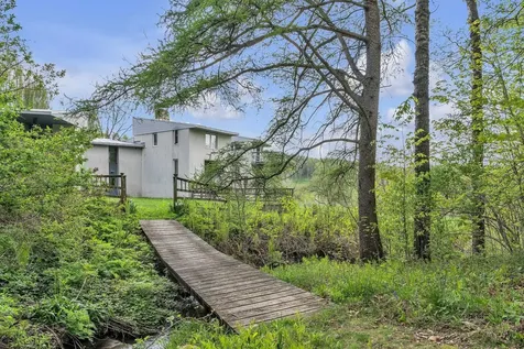 148 East Hill Road Woodstock VT 05091