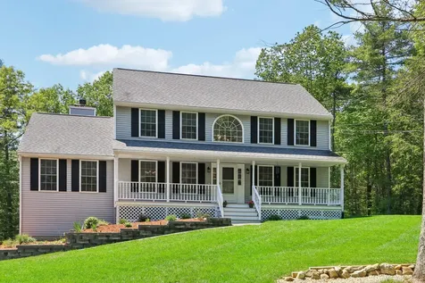 17 Opal Drive Danville NH 03819