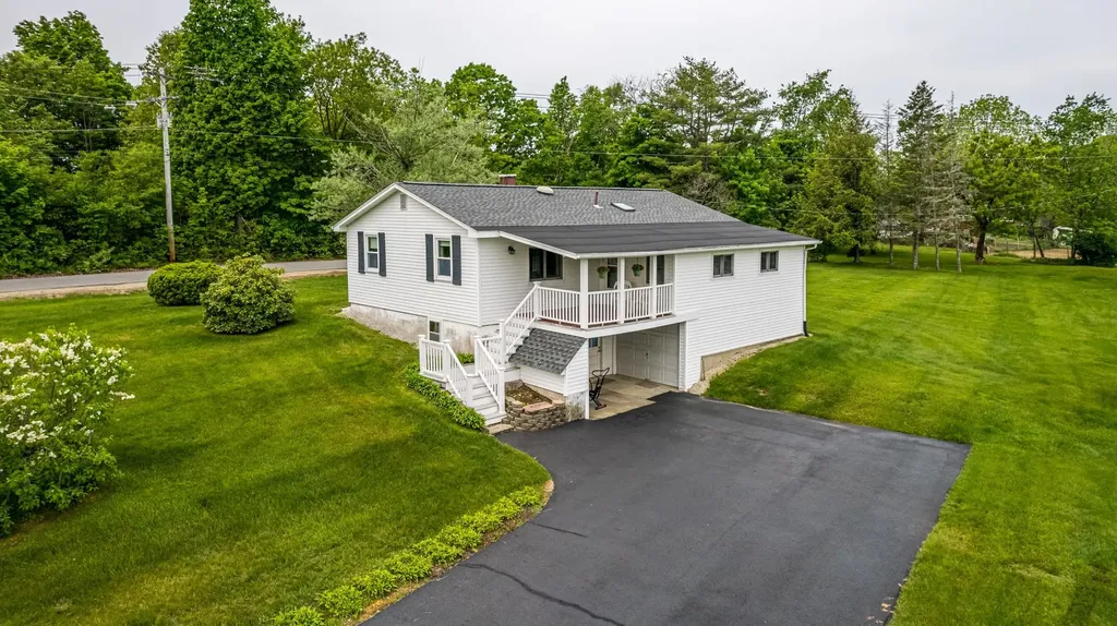 2 Roy Street Raymond NH 03077