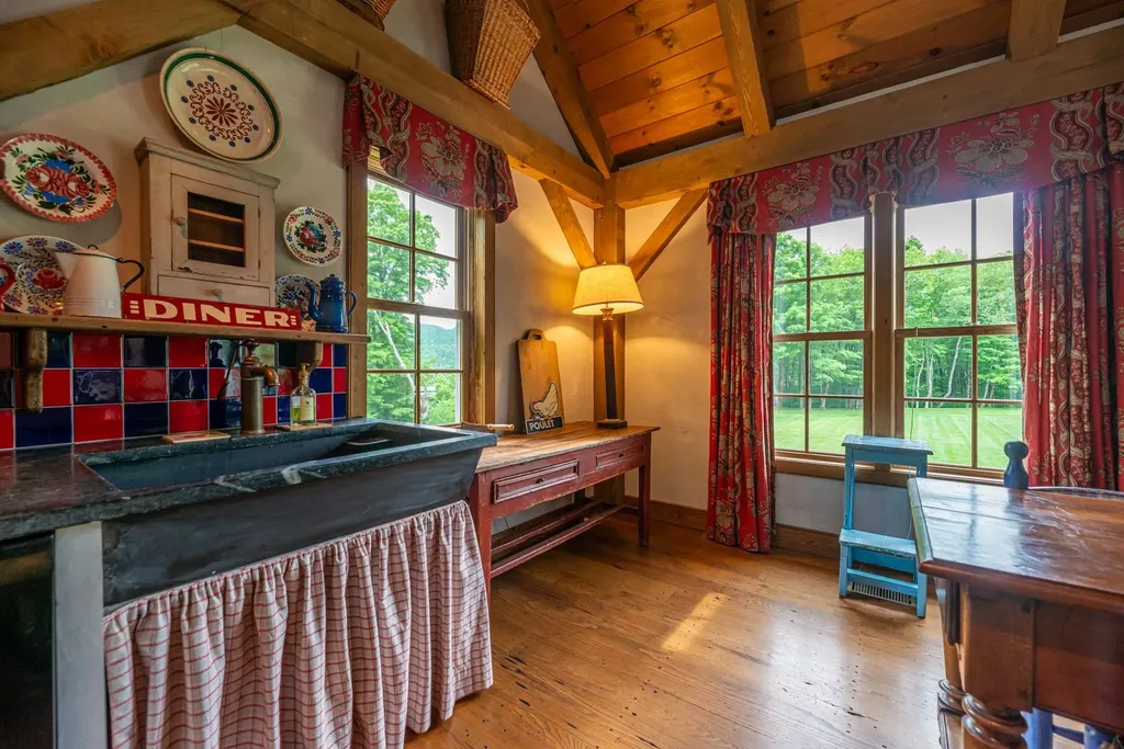 55 Dunn Lane Dorset VT 05251