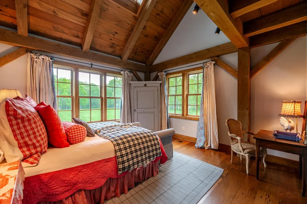 55 Dunn Lane Dorset VT 05251