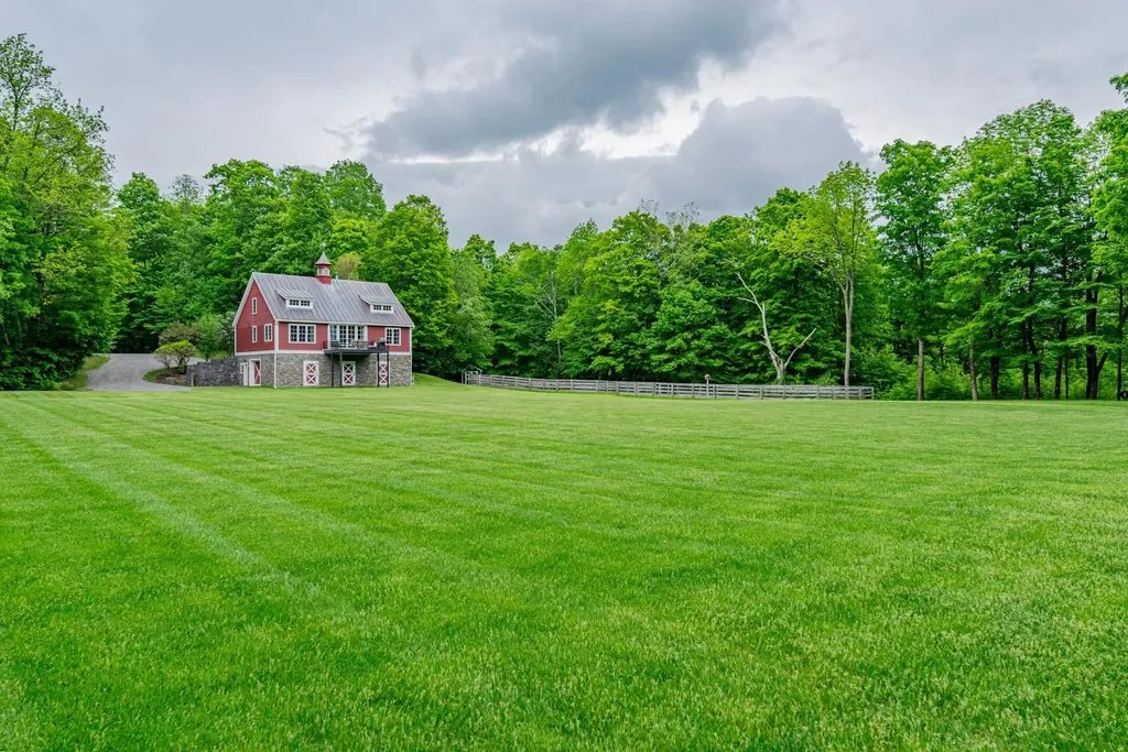 55 Dunn Lane Dorset VT 05251