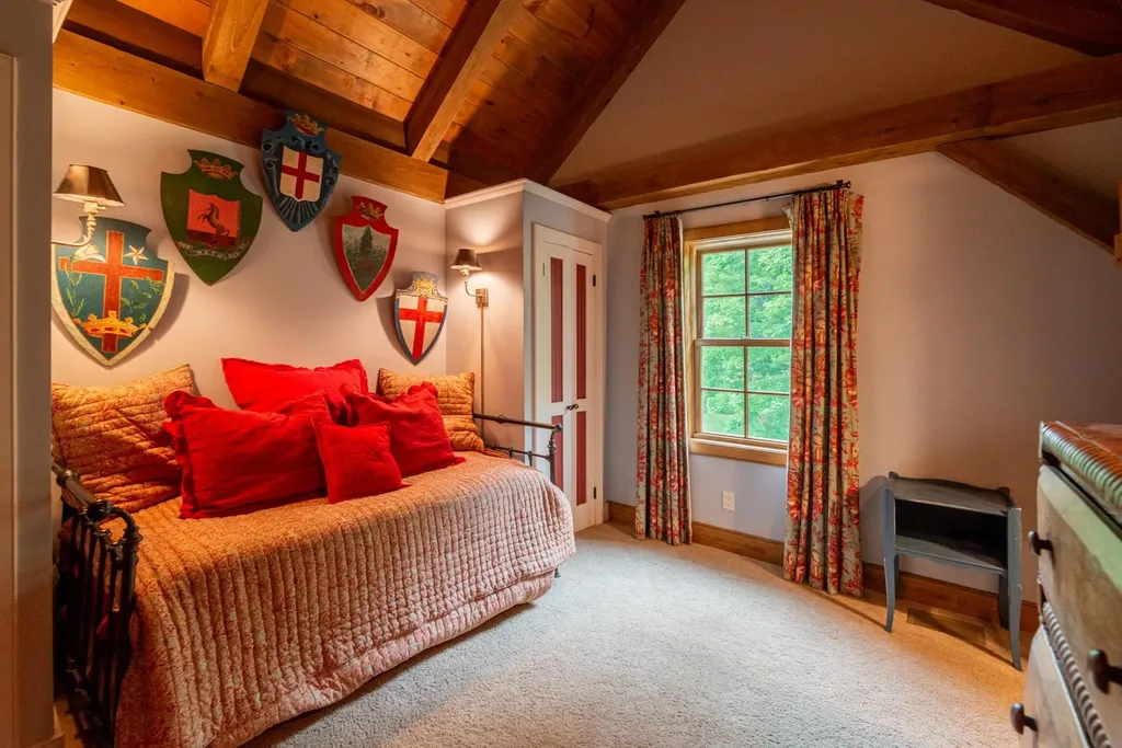 55 Dunn Lane Dorset VT 05251