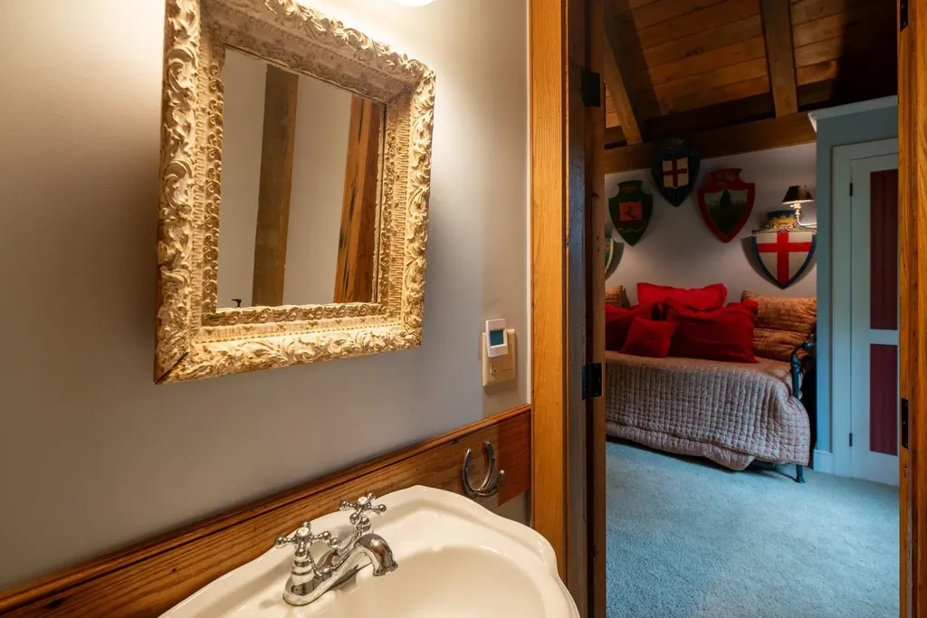 55 Dunn Lane Dorset VT 05251