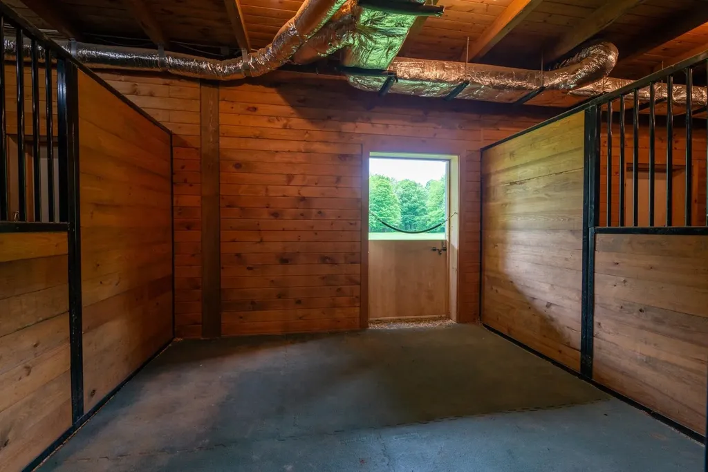 55 Dunn Lane Dorset VT 05251