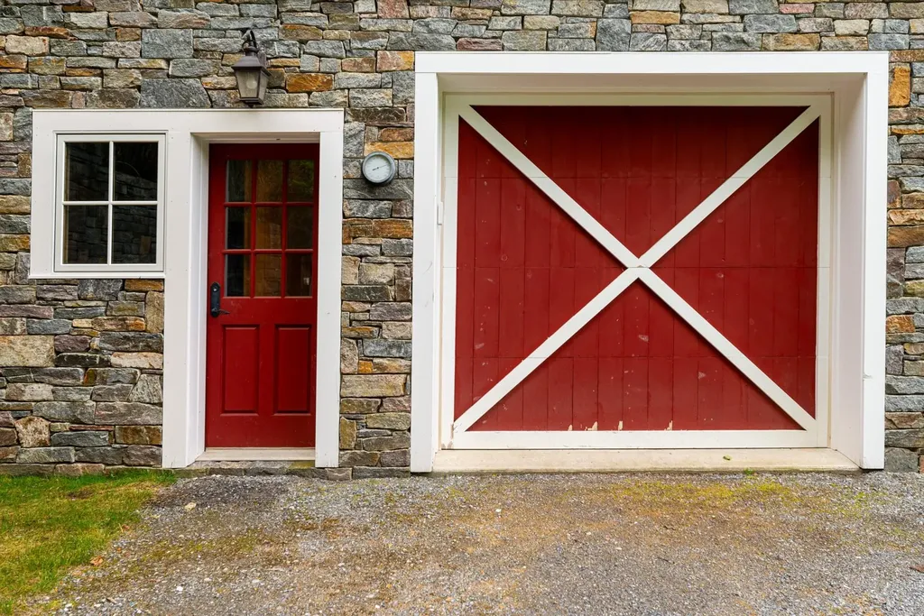 55 Dunn Lane Dorset VT 05251