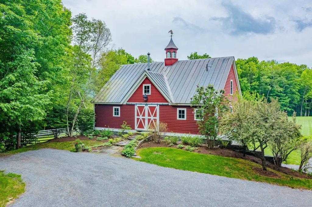 55 Dunn Lane Dorset VT 05251