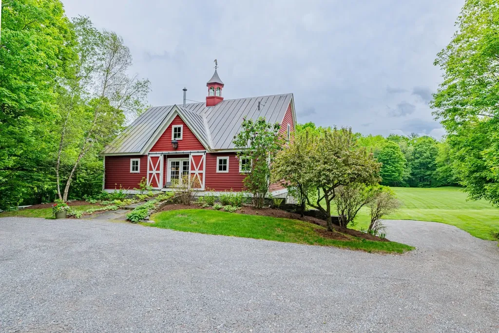 55 Dunn Lane Dorset VT 05251