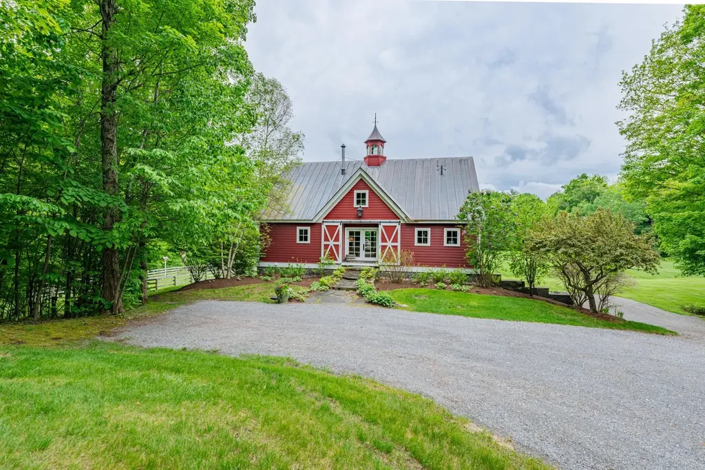 55 Dunn Lane Dorset VT 05251