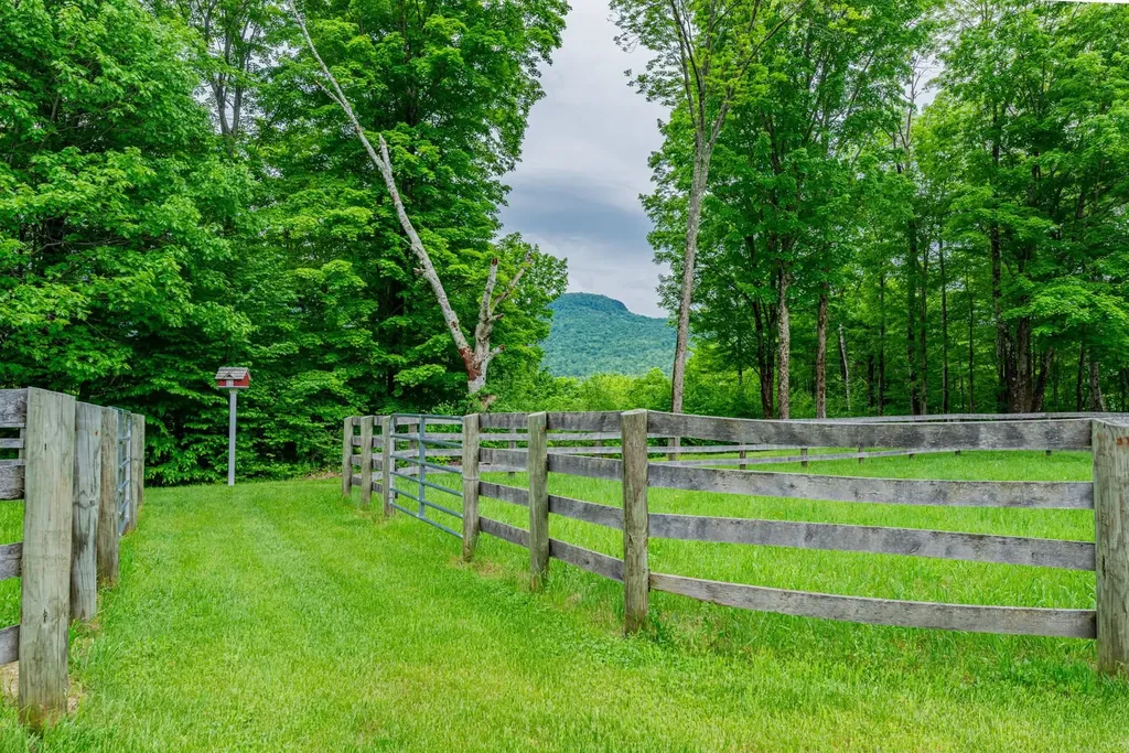 55 Dunn Lane Dorset VT 05251