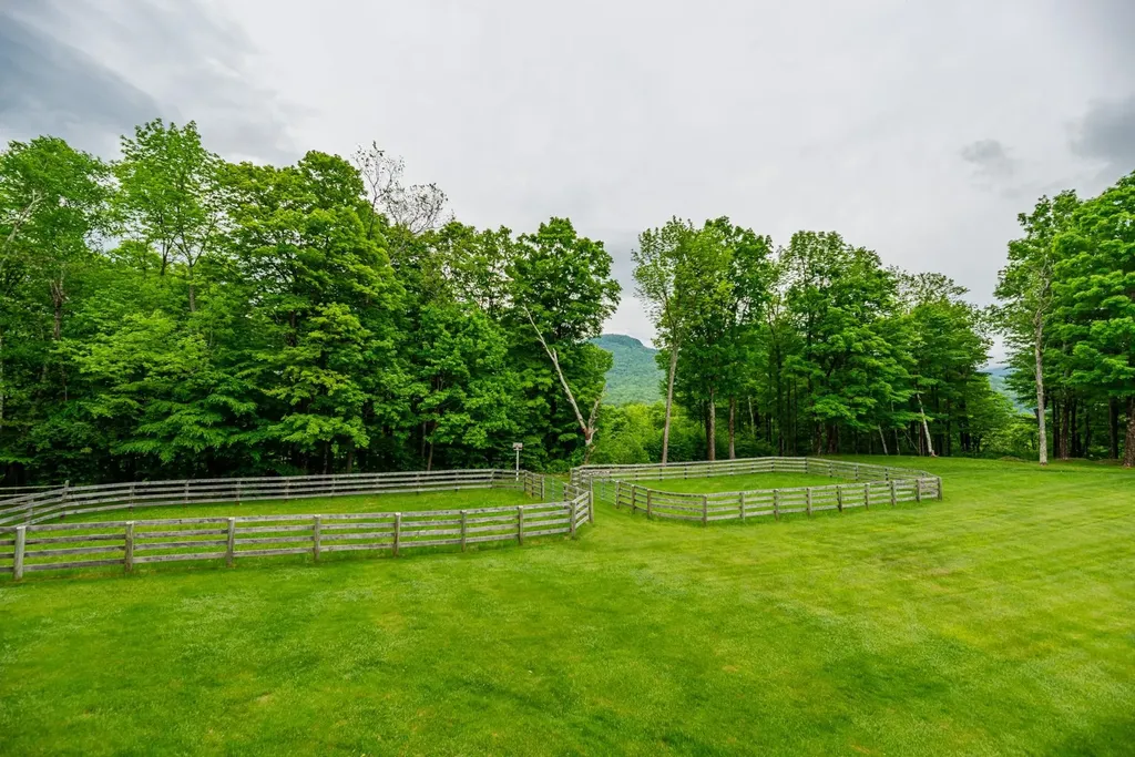55 Dunn Lane Dorset VT 05251