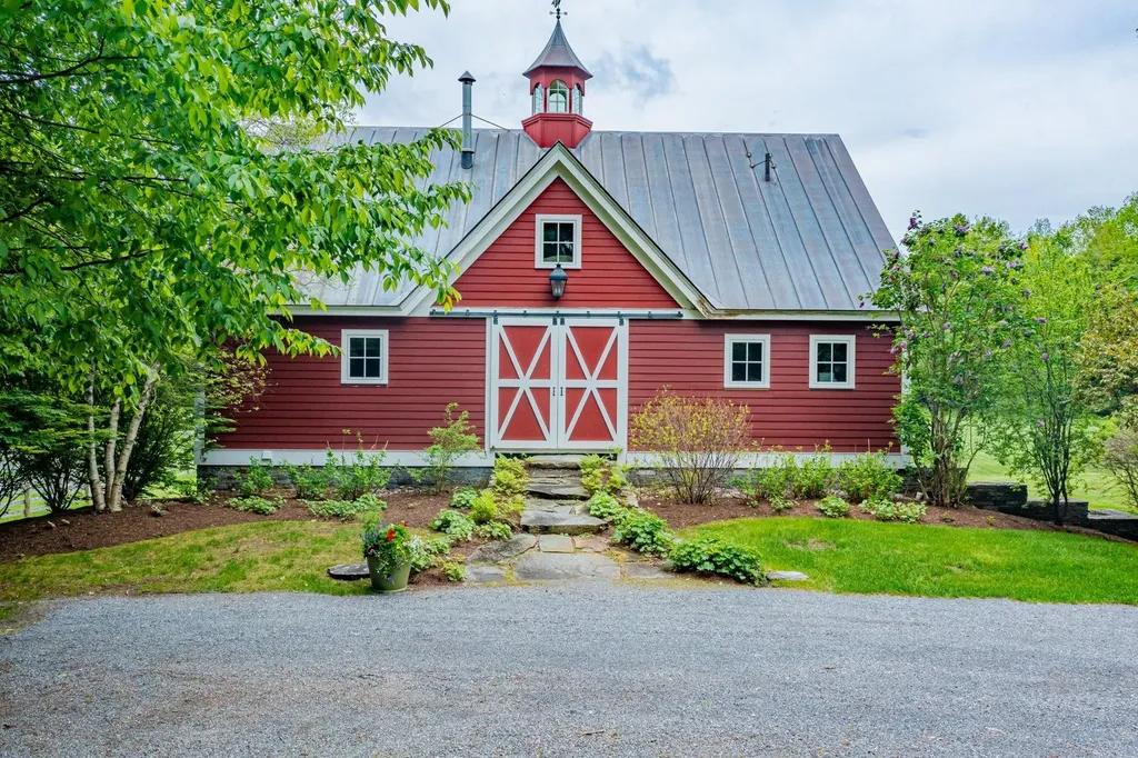 55 Dunn Lane Dorset VT 05251