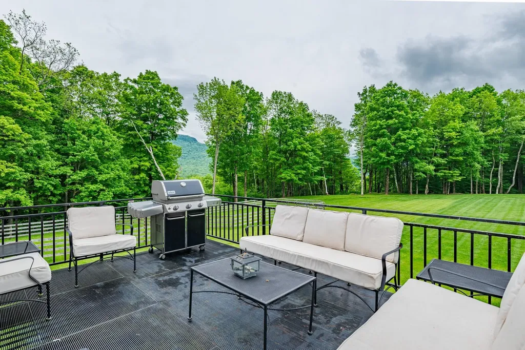 55 Dunn Lane Dorset VT 05251