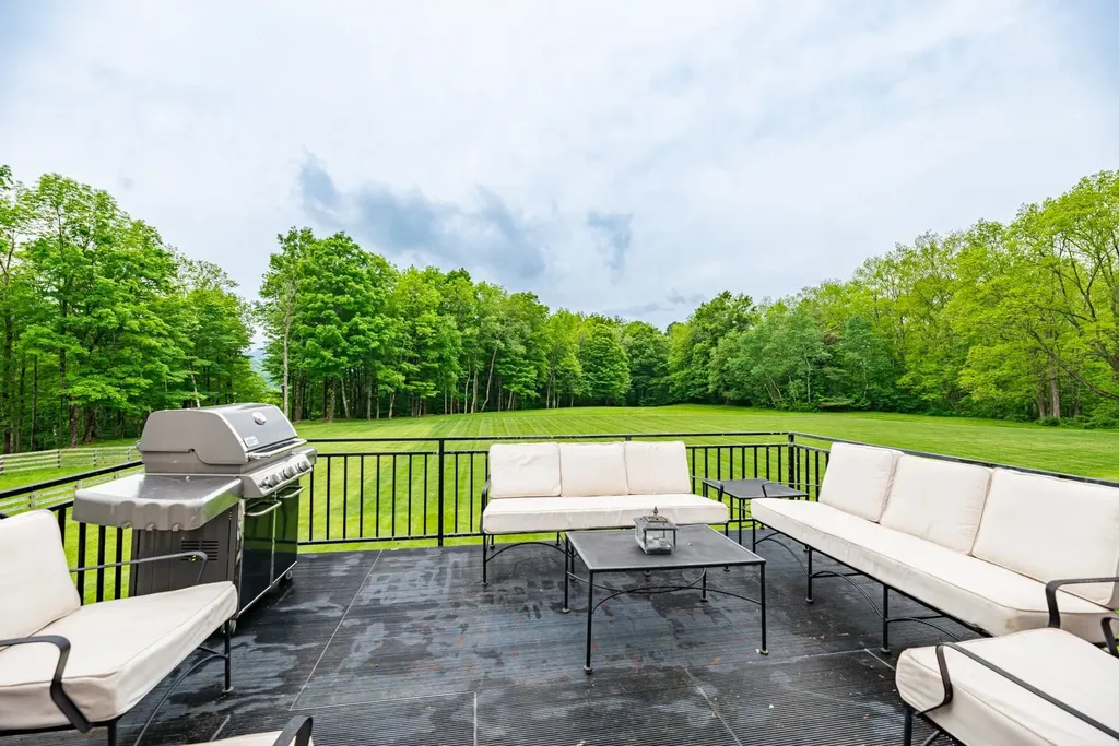 55 Dunn Lane Dorset VT 05251