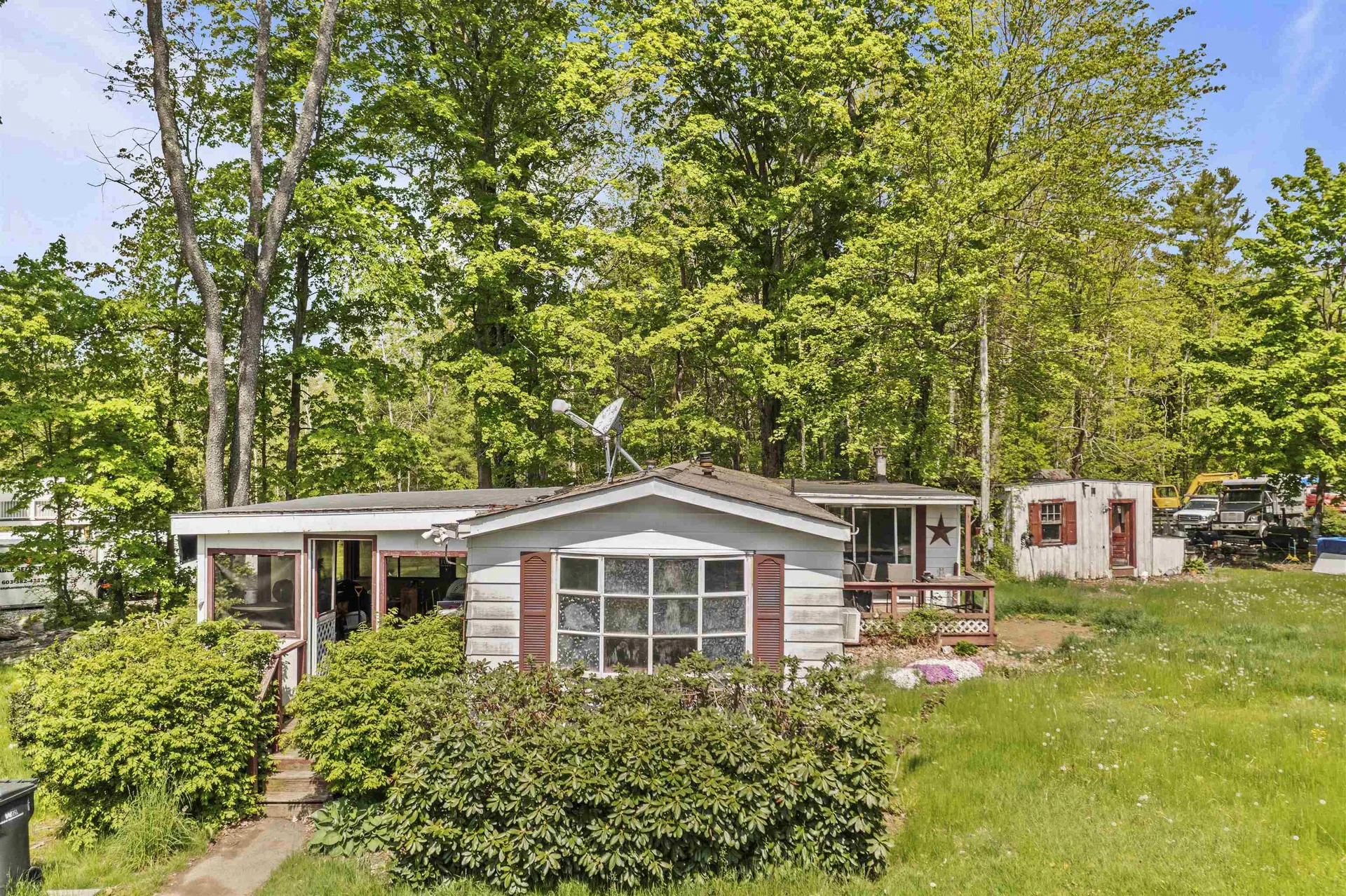 34 South Road East Kingston NH 03827