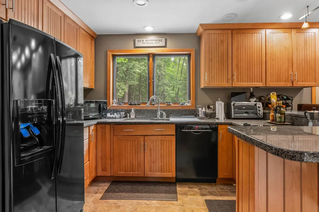 49 John Avery Lane Sunapee NH 03782