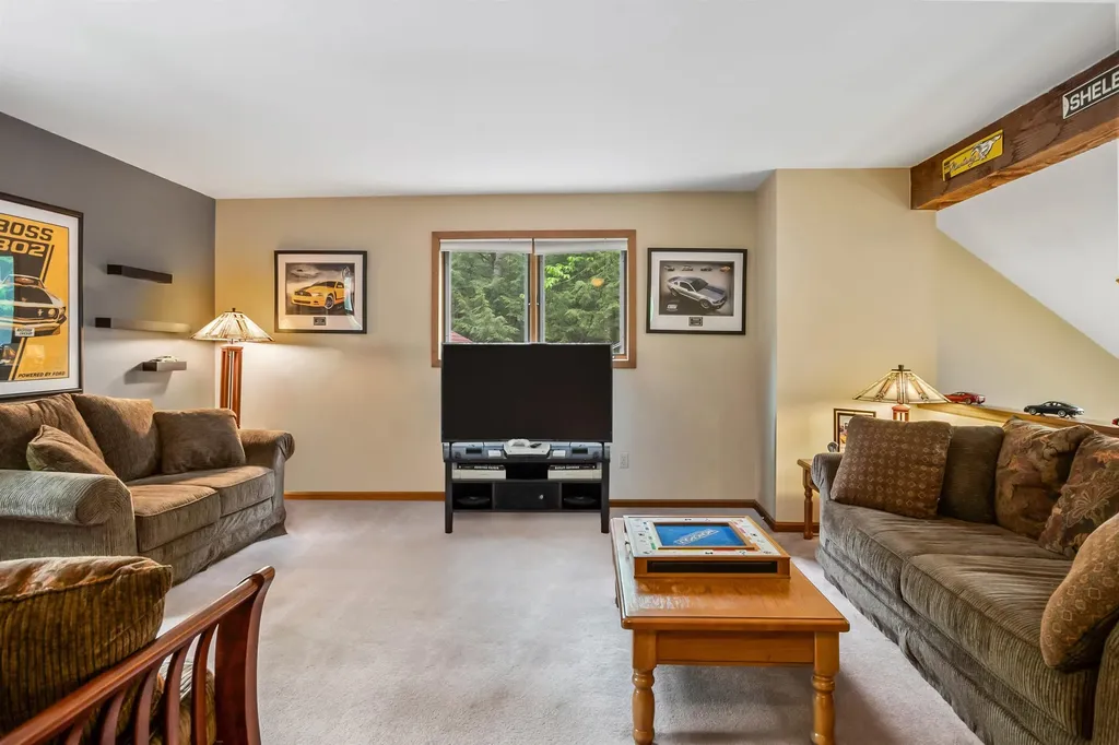 49 John Avery Lane Sunapee NH 03782