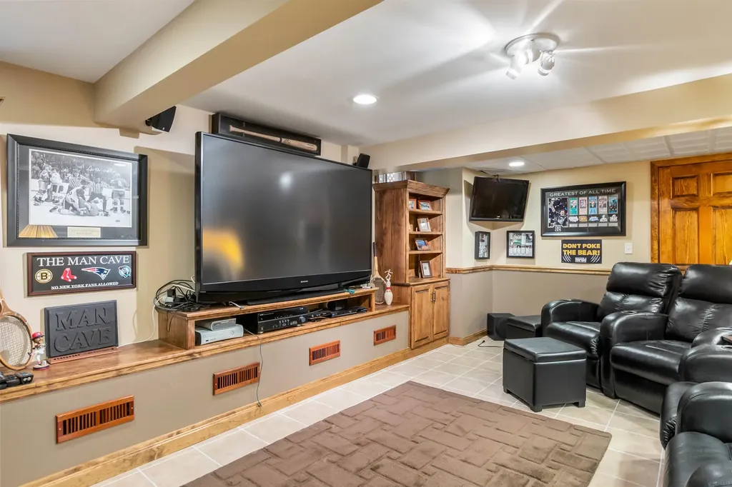 49 John Avery Lane Sunapee NH 03782
