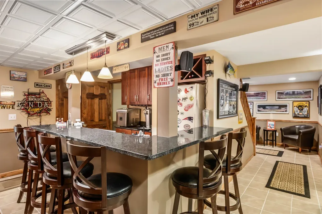 49 John Avery Lane Sunapee NH 03782