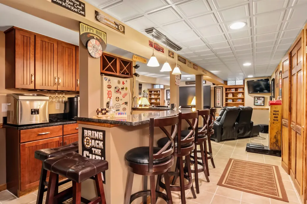 49 John Avery Lane Sunapee NH 03782